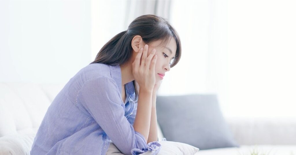 旦那の浮気を疑い落ち込む妻
